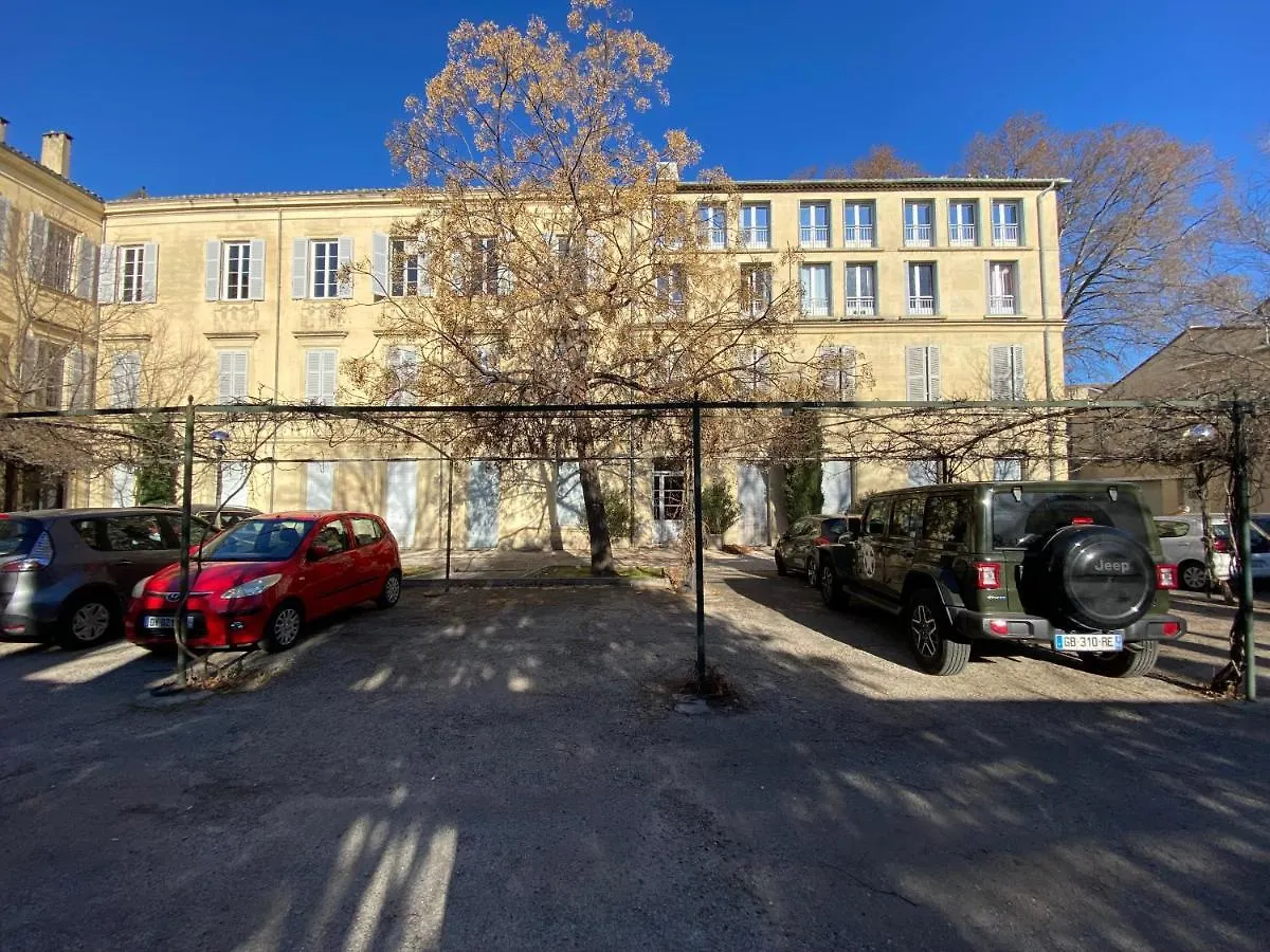 Appartement Atypique Sous Les Toits D'Avignon Au Coeur De L'Intra-Muros Avec Parking Apartamento