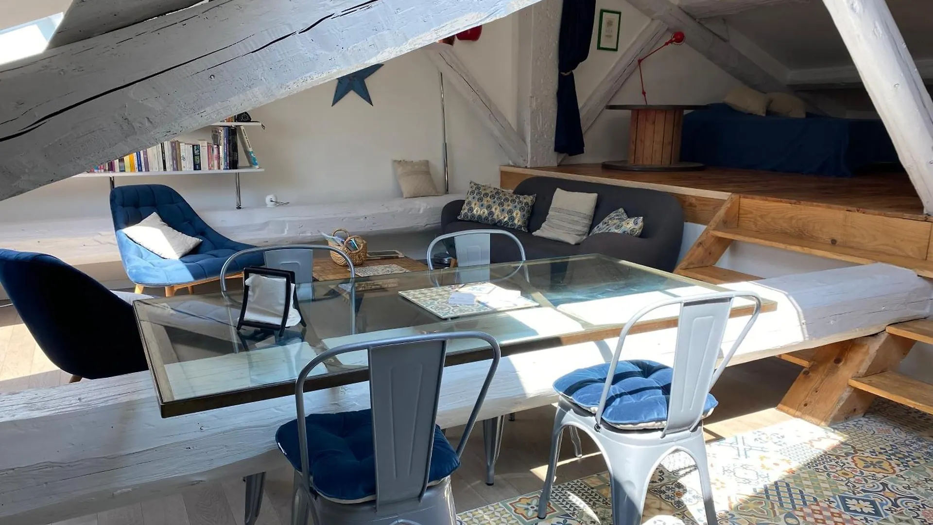 Appartement Atypique Sous Les Toits D'Avignon Au Coeur De L'Intra-Muros Avec Parking Αβινιόν
