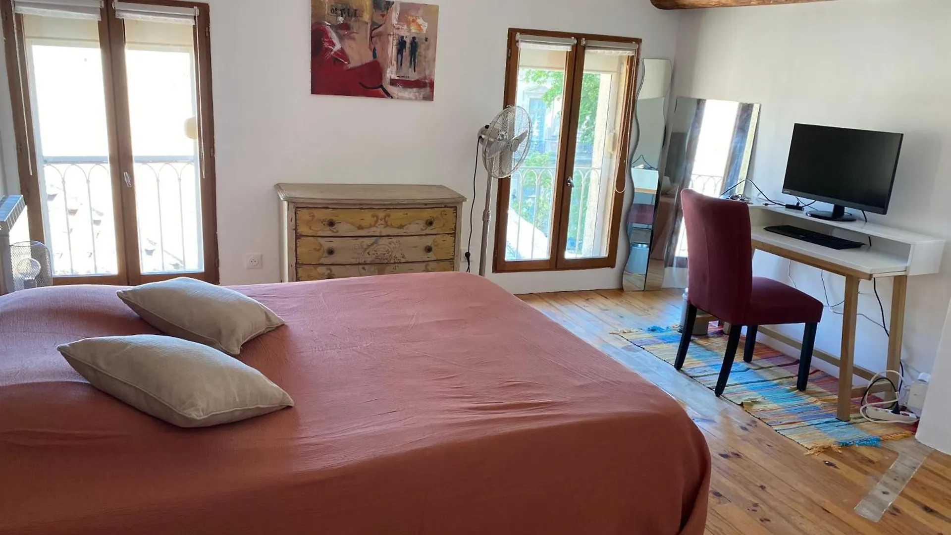Διαμέρισμα Appartement Atypique Sous Les Toits D'Avignon Au Coeur De L'Intra-Muros Avec Parking