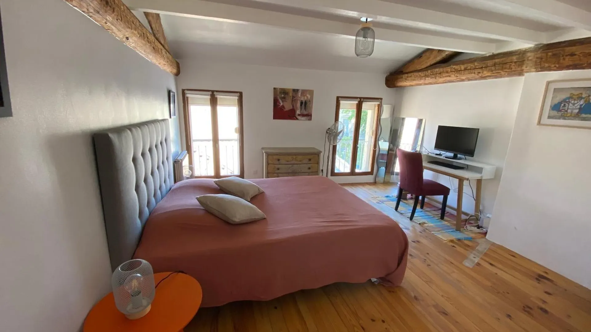 Appartement Atypique Sous Les Toits D'Avignon Au Coeur De L'Intra-Muros Avec Parking 0*, Αβινιόν