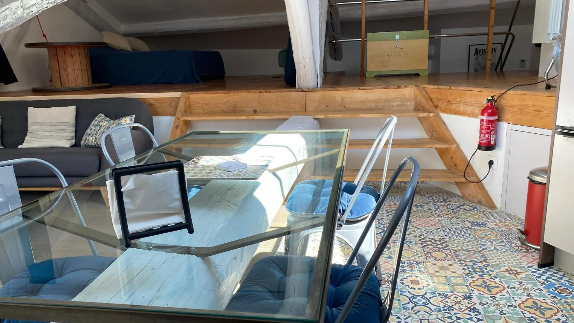 Appartement Atypique Sous Les Toits D'Avignon Au Coeur De L'Intra-Muros Avec Parking Διαμέρισμα