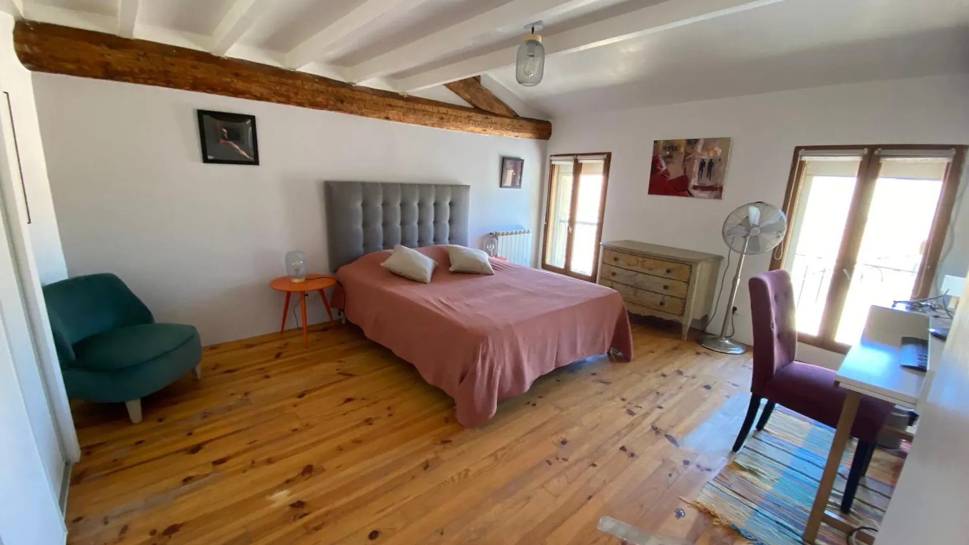 Appartement Atypique Sous Les Toits D'Avignon Au Coeur De L'Intra-Muros Avec Parking Γαλλία