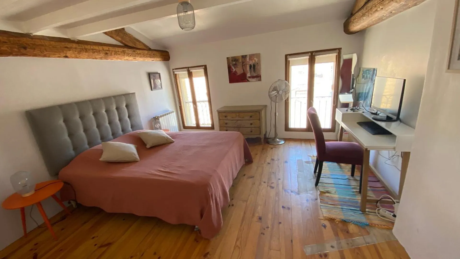 Appartement Atypique Sous Les Toits D'Avignon Au Coeur De L'Intra-Muros Avec Parking France
