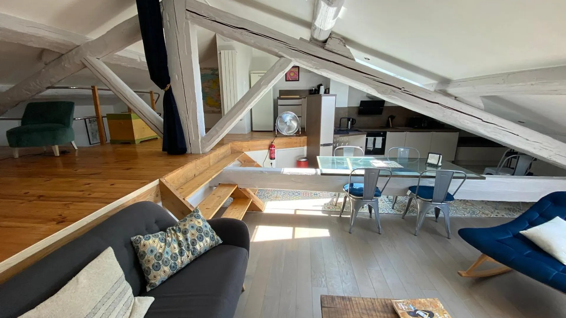 Apartment Appartement Atypique Sous Les Toits D'Avignon Au Coeur De L'Intra-Muros Avec Parking France